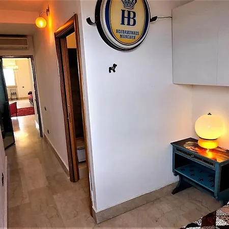 Penthouse Near Rome, Free Parking. Rom