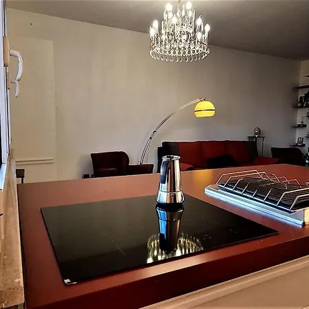 Penthouse Near Rome, Free Parking. Appartamento *