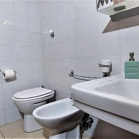 Penthouse Near Rome, Free Parking. Rom
