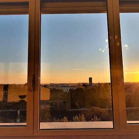 Penthouse Near Rome, Free Parking. Lejlighed Rom