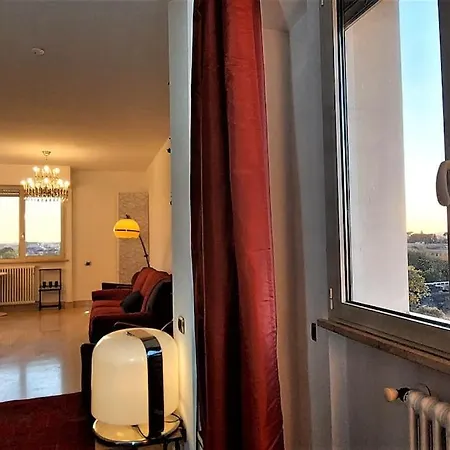 Penthouse Near Rome, Free Parking. Apartment Rome